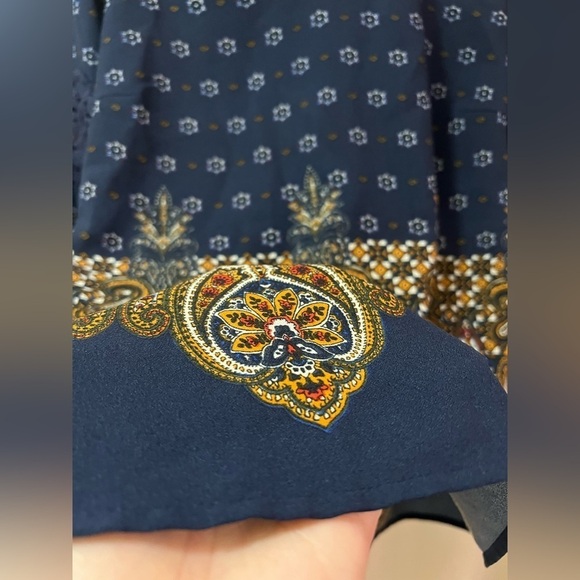 ⚫️ BOGO Charlotte Russe summer boho paisley women’s top size small - Picture 6 of 7